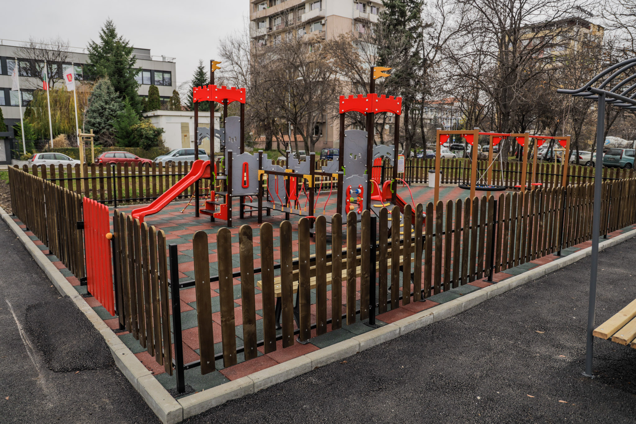 Изградихме осветление във всички големи паркове и градини на София