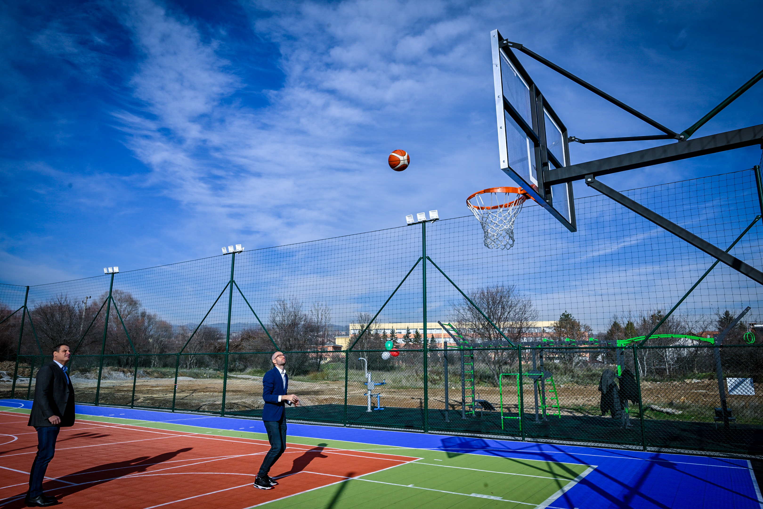 Спортна площадка (4)