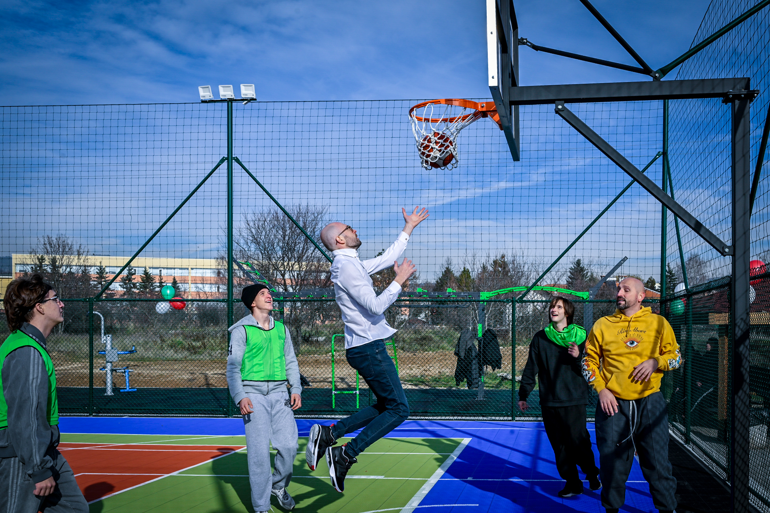 Спортна площадка (5)