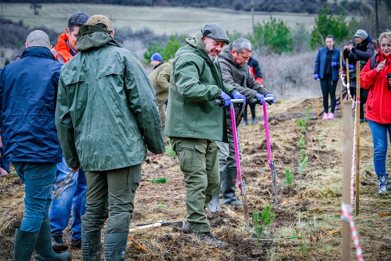 Десетки доброволци (5)