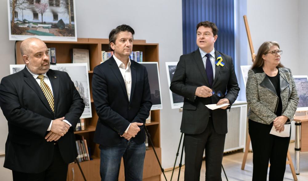 Изложба с фотографии „Година на съпротива“
