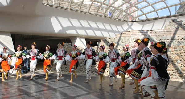 „Европа танцува“ с представителни детски танцови състави от столицата: 26 септември, 13:00 ч. под купола на „Ларгото“