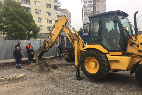 Кметът на София Йорданка Фандъкова провери работата на бул. 