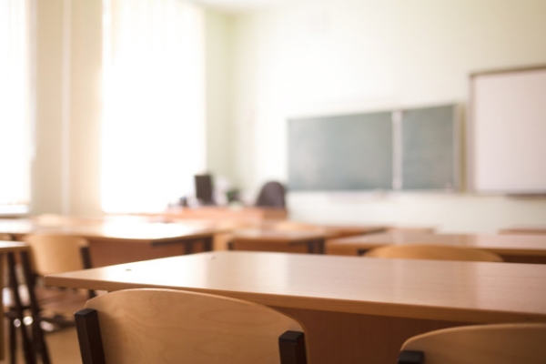 Учениците от гимназиален етап преминават на дистанционна форма на обучение