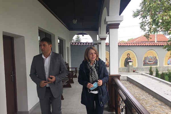 Кметът Йорданка Фандъкова присъства на тържествената литургия на храмовия празник в църквата „Света Петка“ в кв. “Орландовци“