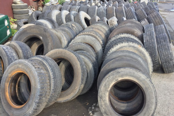 Старите автомобилни гуми се изхвърлят на определени над 30 площадки