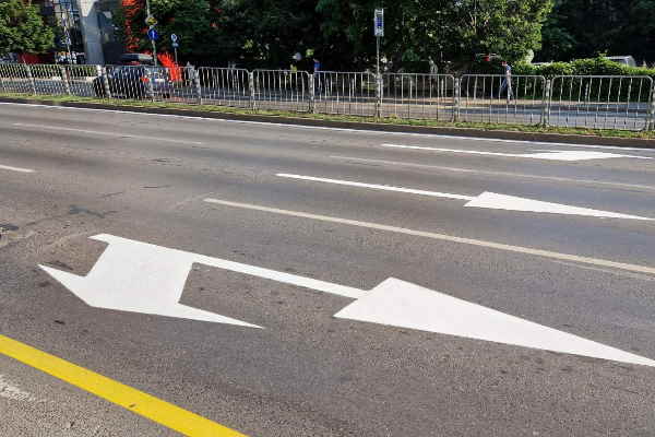 Зам.-кметът Дончо Барбалов провери обновяването на пътната маркировка в София