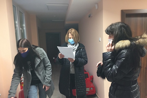 Кметът Фандъкова провери организацията на работа в 124. дежурна детска градина