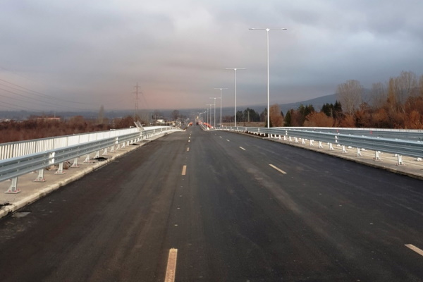 Пуска се движението по 1,7 км от директното трасе на новоизграждащия се участък от 