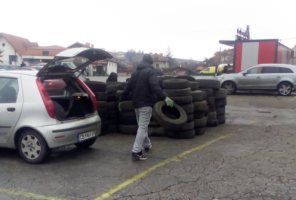 Над 1100 стари гуми са събрани на временния пункт в кв. “Курило“, район 