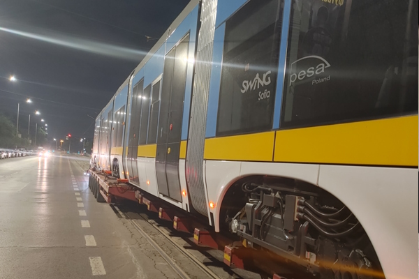 Фандъкова: Още 4 нови трамвая пристигат в София