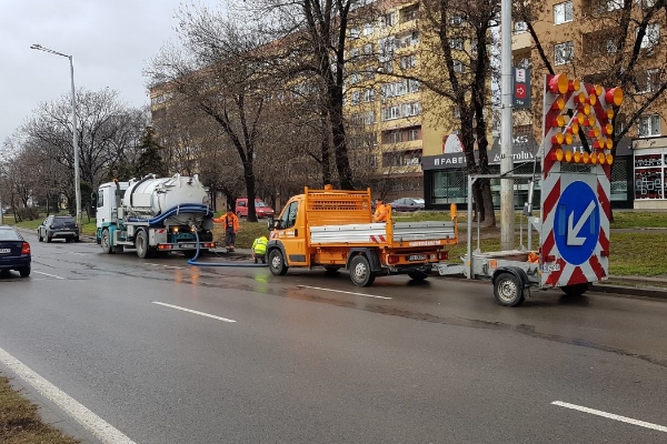 Почистват шахтите по Южната дъга