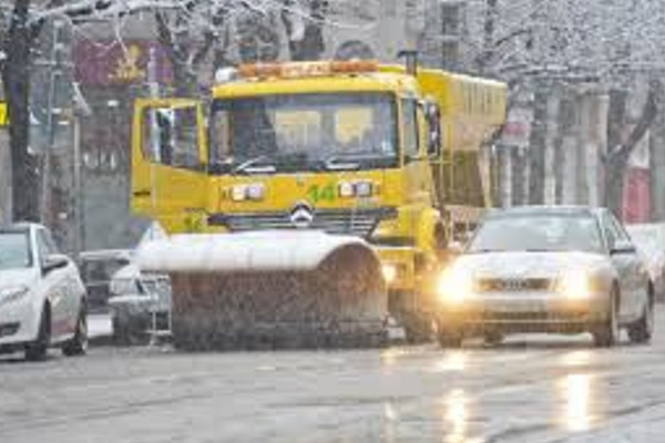 Над 170 снегопочистващи машини са извършвали обработки в София