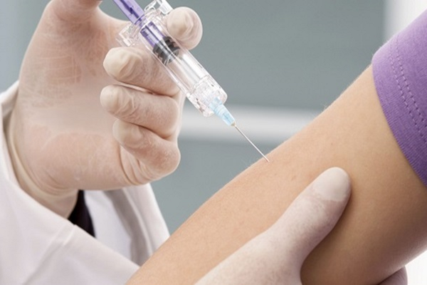 Общински ДКЦ-та се включват в поставянето на ваксини