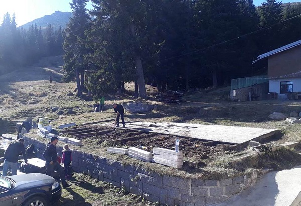 Възстановени са два от заслоните на Витоша