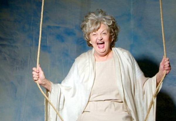 Кметът Фандъкова за Татяна Лолова: Поклон и аплодисменти за смеха и вярата в доброто