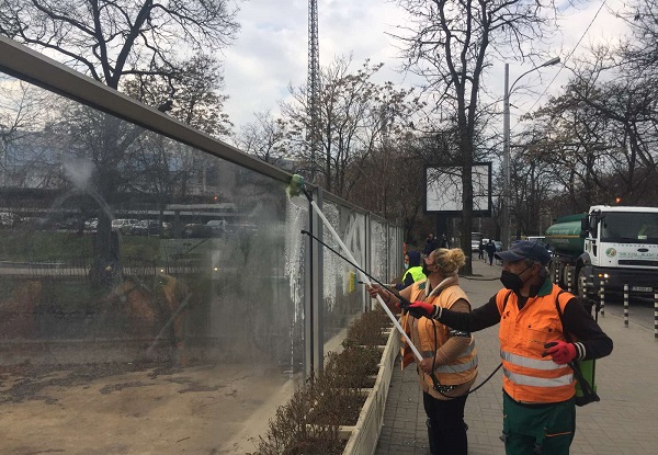 Започва миене на шумоизолиращите стени по основните булеварди в София
