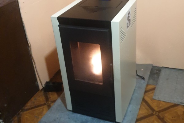 Столична община продължава подмяната на стари отоплителни уреди на дърва и въглища