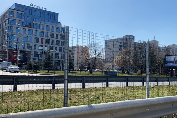 Започва поставянето на мрежа в разделителния остров на бул. „Цариградско шосе“