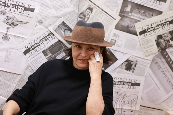 Изложба “Лицата на Литературен вестник” в Галерия на открито пред Народен театър „Иван Вазов“ (12 – 25 април)