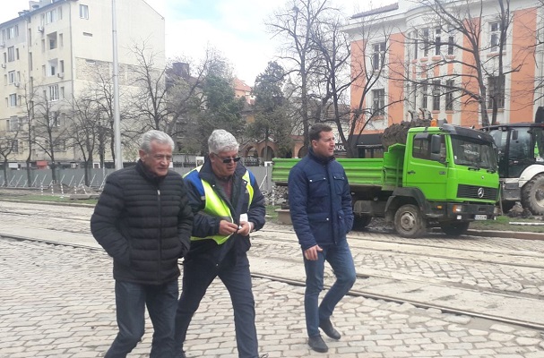 Зам.- кметът Ангел Джоргов провери строителните дейности по бул. „Цар Борис III“
