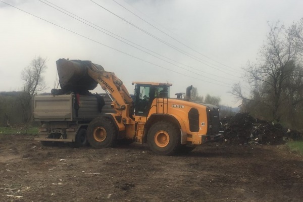 Започна пролетно почистване на София