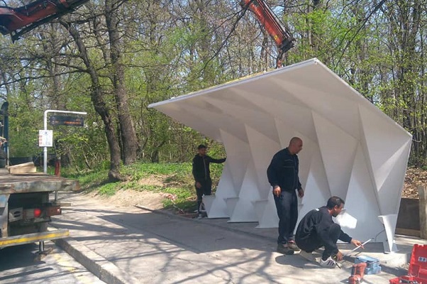 Възстановена е емблематичната спирка на градския транспорт в кв. “Дианабад”