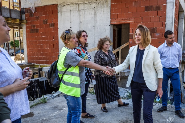 Разширението на 9-та Френска езикова гимназия включва нов корпус, физкултурен салон и зали