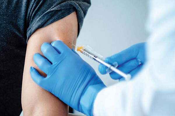 334 човека са били ваксинирани през днешния ден в общинските поликлиники
