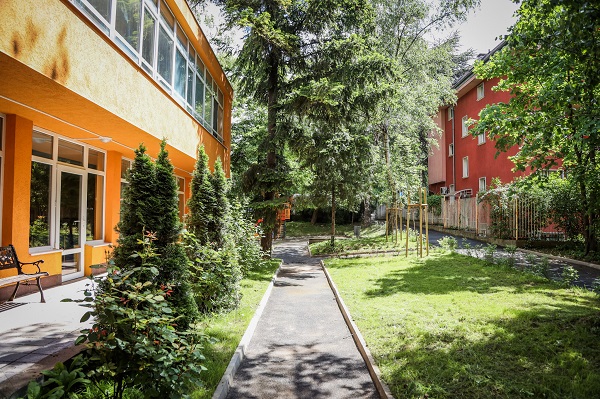 Кметът Фандъкова провери реконструираната детска градина № 30 в район „Изгрев“