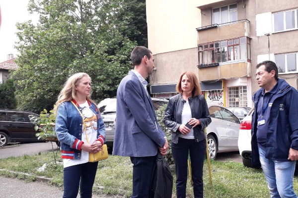 Йорданка Фандъкова направи проверка  на косенето  в кварталите
