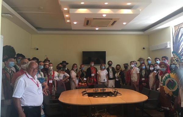 Кметът Фандъкова поздрави участниците в Международния фолклорен фестивал „Витоша“