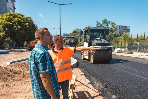 Ангел Джоргов: Започна полагането на асфалт по ул. „Николай Коперник“