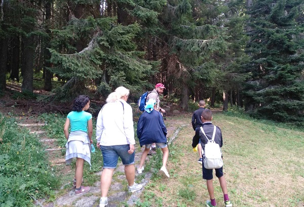Обучават младежи по планинско ориентиране на хижа „Боерица“ във Витоша