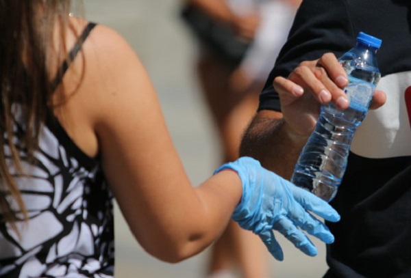 Столичната община организира раздаване на безплатна минерална вода