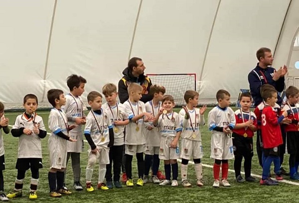Кметът на София Йорданка Фандъкова посети футболното игрище в с. Мировяне