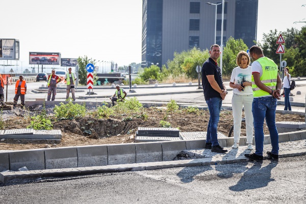Кметът Фандъкова провери изграждането на ново кръгово кръстовище на 
