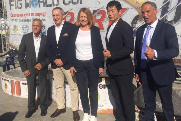 Кметът Фандъкова поздрави участниците в Световната купа по паркур в София