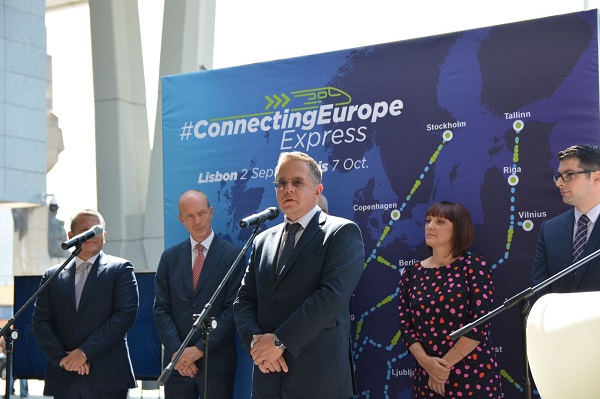 Eĸcпpecът „Cвъpзaнa Eвpoпa“ бе изпратен от София с тържествена церемония