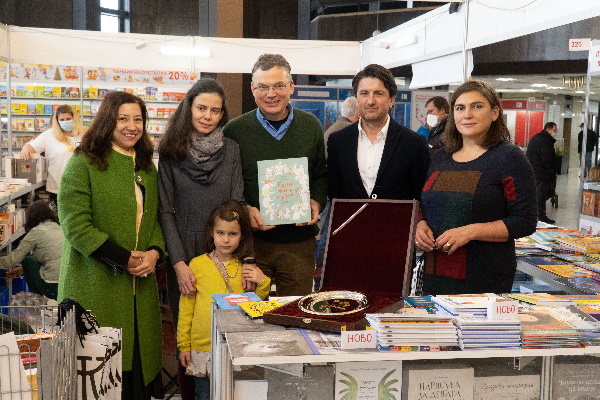 Книга, издадена с подкрепата на Столична община, получи Голямата награда „Златен лъв“