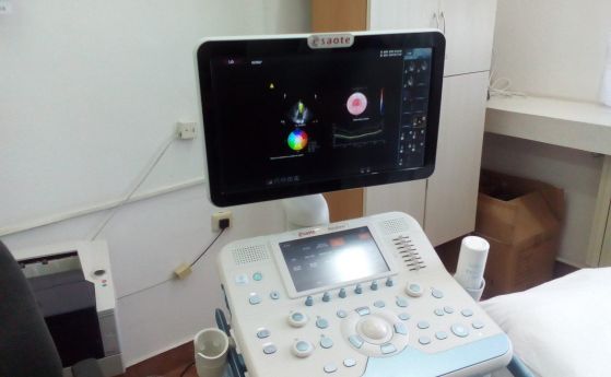 Нова апаратура за две общински поликлиники