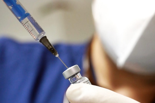Близо 2000 ваксини са поставени в общинските пунктове за имунизация през уикенда