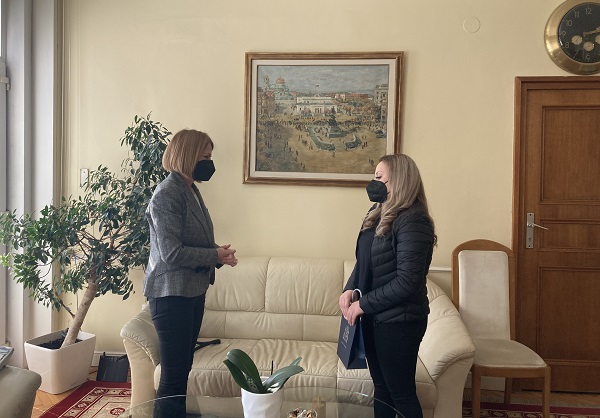 Кметът Фандъкова се срещна с Билгюл Харунова, отличена в церемонията 