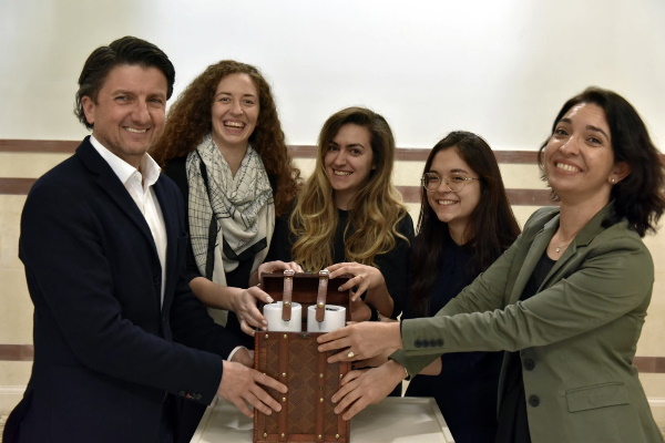 80 послания на млади хора ще пътуват в бъдещето с 