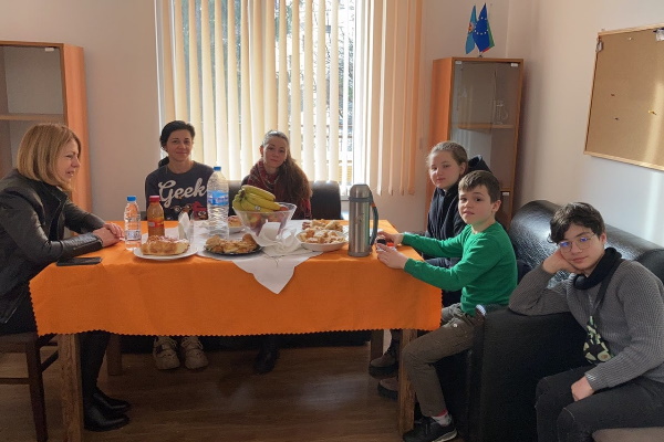 Столичната община настани в своя база първите две семейства, пристигнали от Украйна с колите на дирекция „Аварийна помощ и превенция“