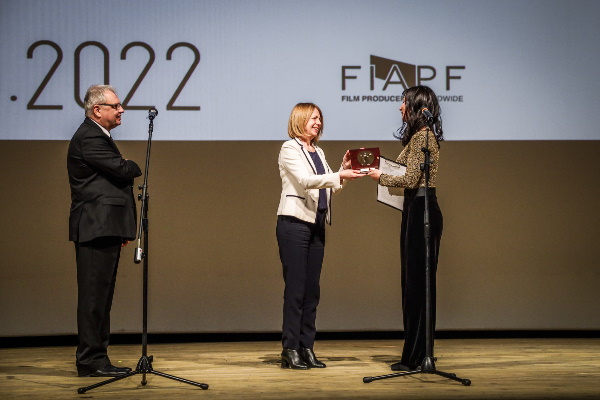 Кметът Фандъкова връчи Отличието на Столичната община за принос към изкуството на киното на Анжел Вагенщайн, в годината на неговия 100-годишен юбилей