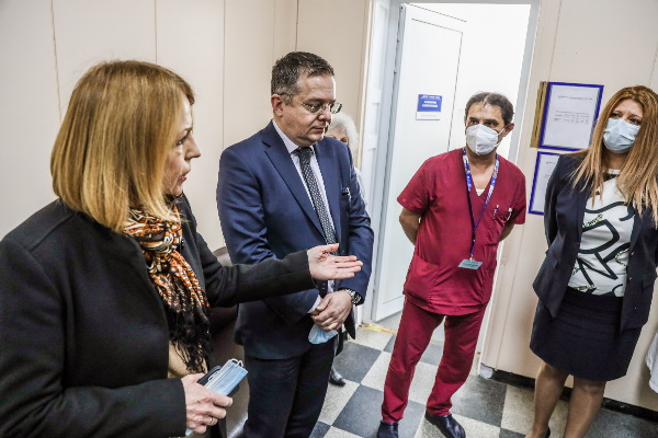 Фандъкова: Продължаваме инвестициите в общинското здравеопазване