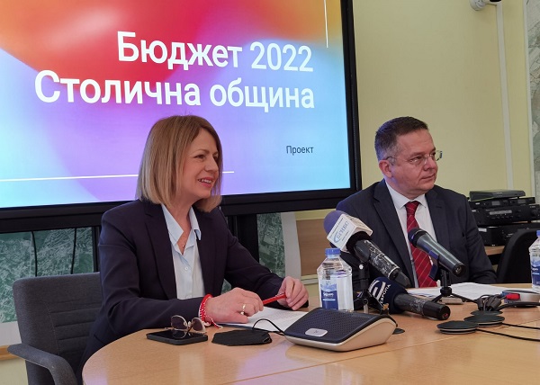 Кметът Йорданка Фандъкова представи Проекта за бюджет на Столична община за 2022 г.
