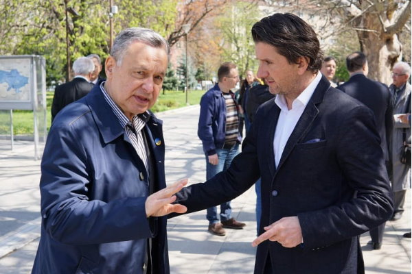 Фотографска изложба на открито показва лицето на войната в Украйна