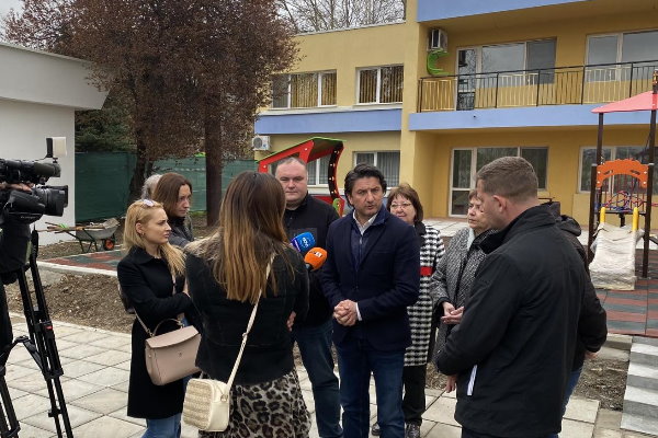 Мирослав Боршош: Огромен е недостигът на медицински сестри в яслите, има незаети над 100 места. Необходима е промяна в наредба на Министерство на здравеопазването